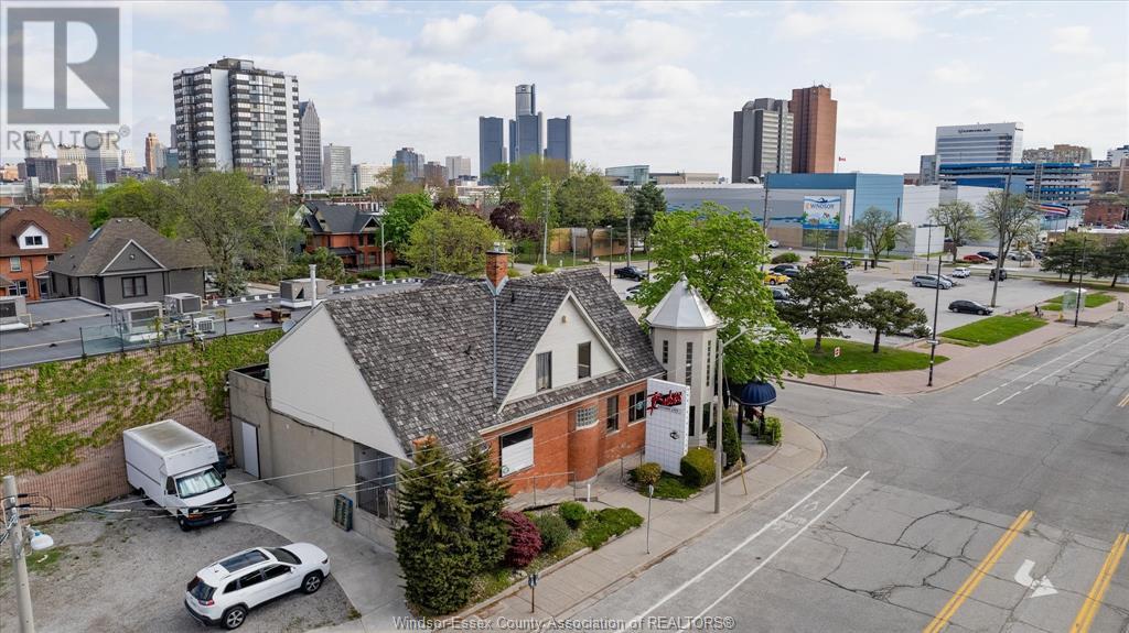 Photo 40 of 620 University Avenue West, Windsor ON