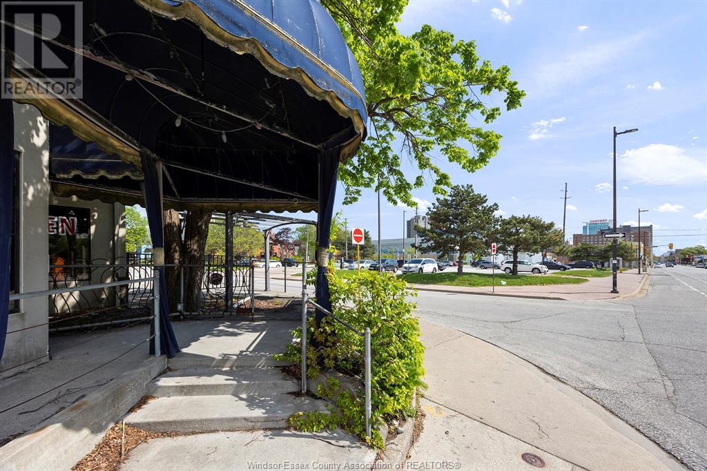 Photo 9 of 620 University Avenue West, Windsor ON