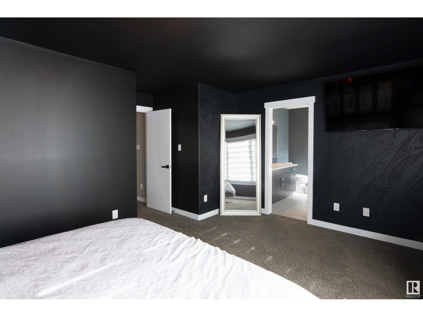 17039 70 ST NW, Edmonton