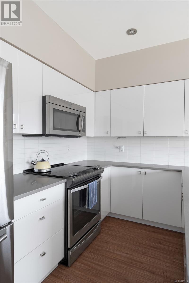 110 785 Tyee Road, Victoria