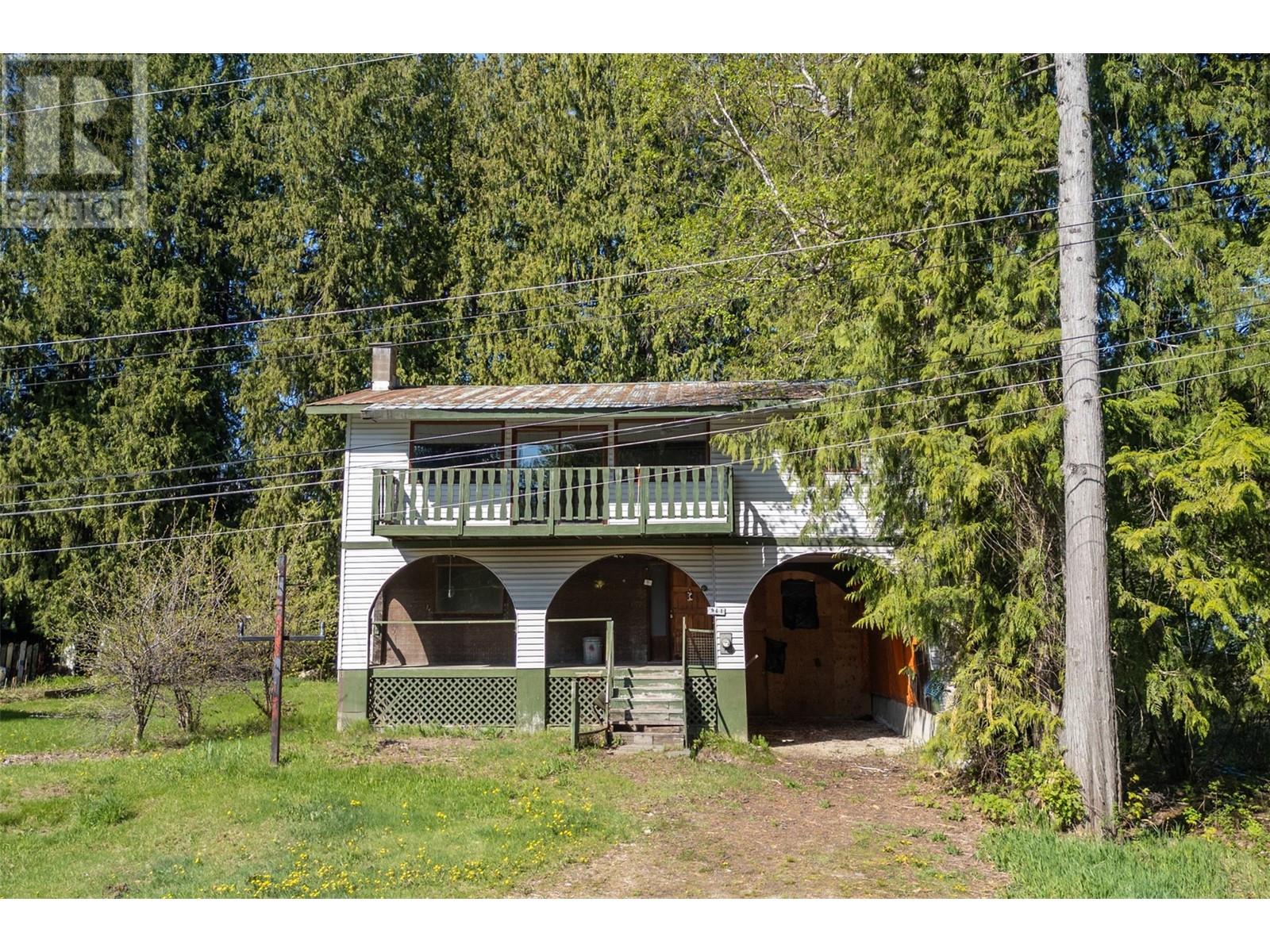 941 Pigeon Road, Revelstoke
