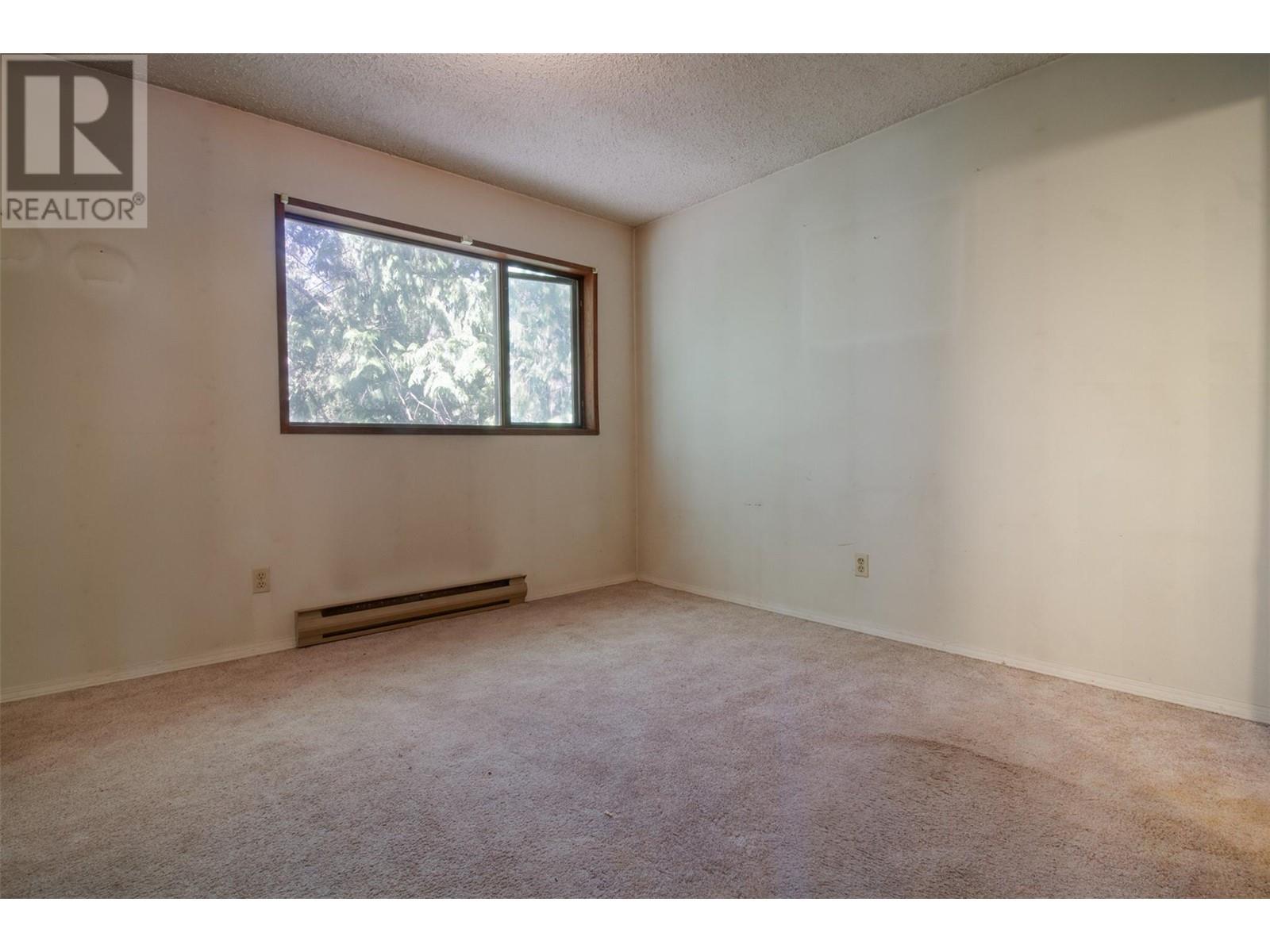 941 Pigeon Road, Revelstoke