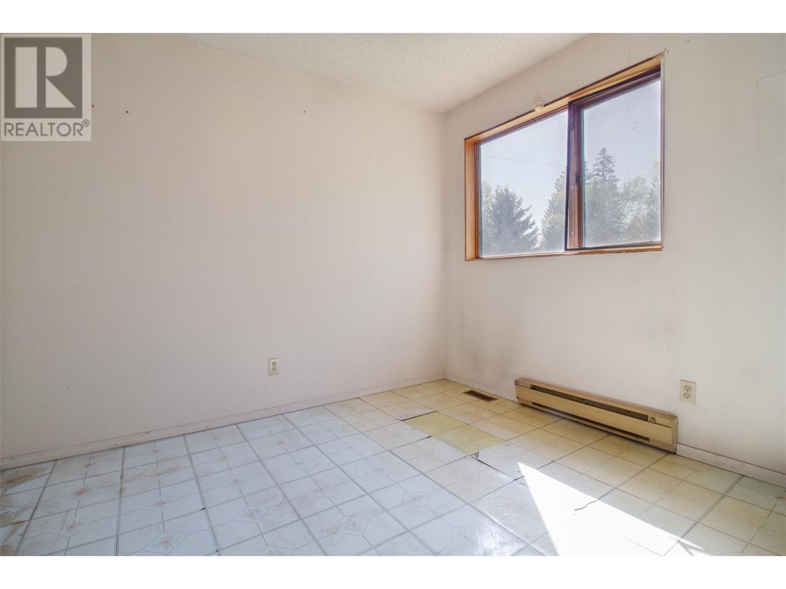 941 Pigeon Road, Revelstoke