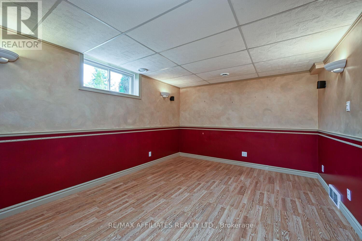 Photo 35 of 10 Tudor Circle, Rideau Lakes ON
