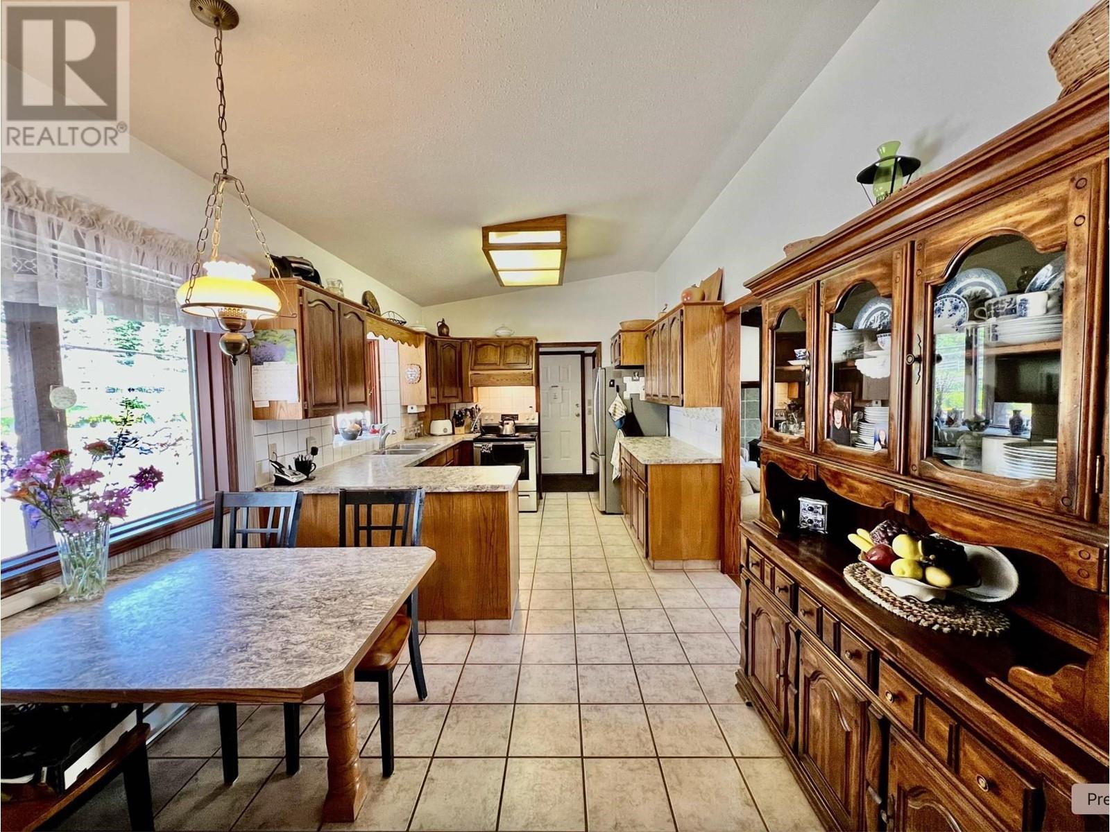 5790 TIMOTHY LAKE ROAD, Lac La Hache