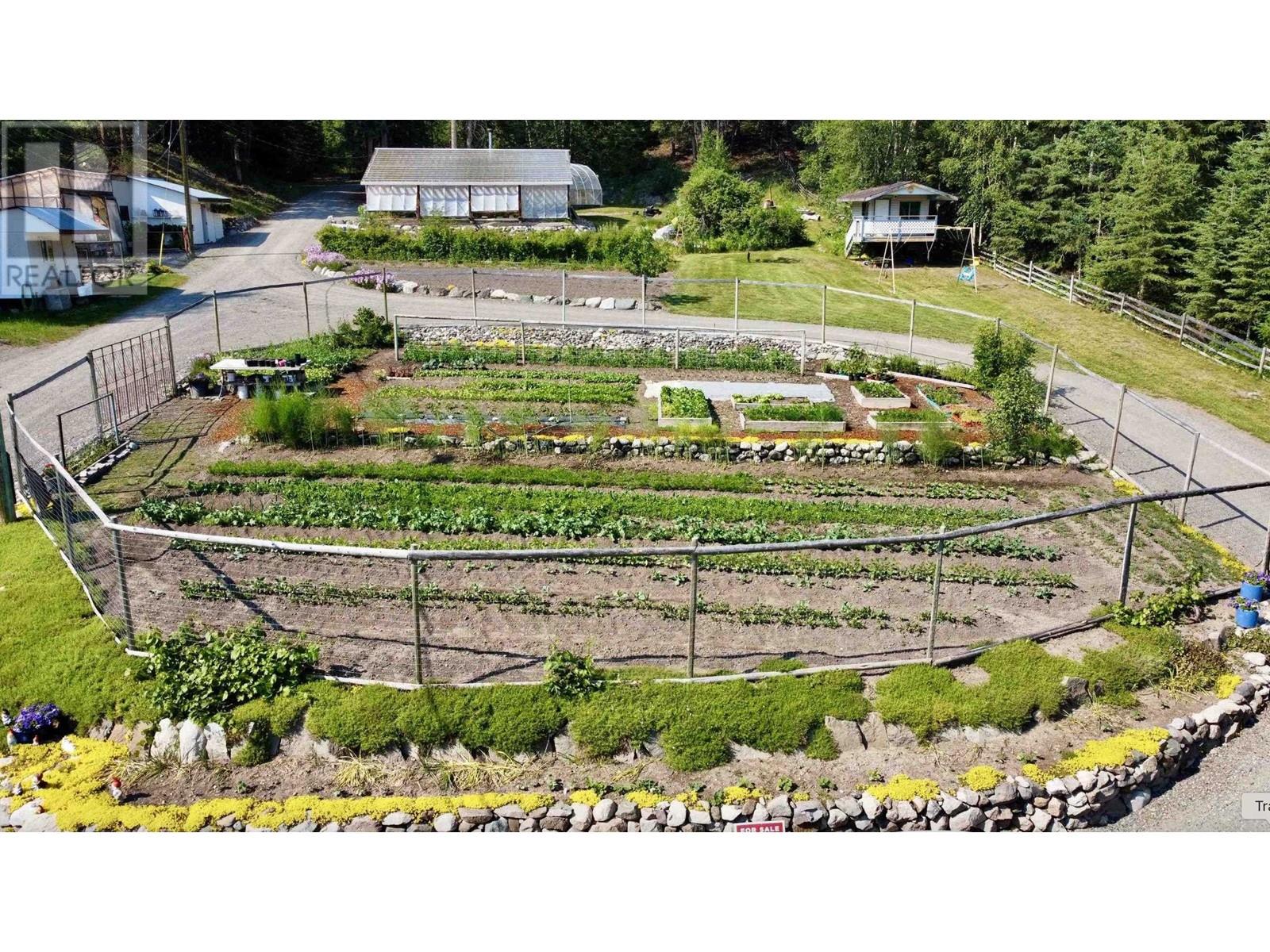 5790 TIMOTHY LAKE ROAD, Lac La Hache