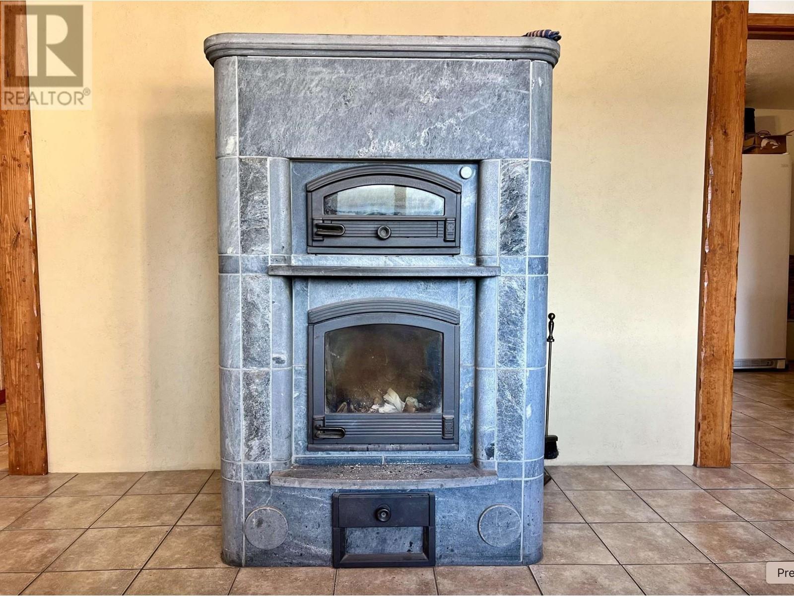 5790 TIMOTHY LAKE ROAD, Lac La Hache