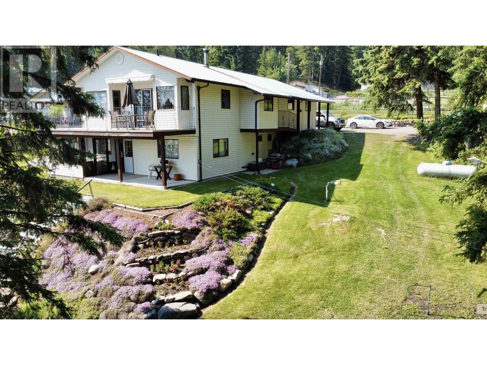 5790 TIMOTHY LAKE ROAD, Lac La Hache