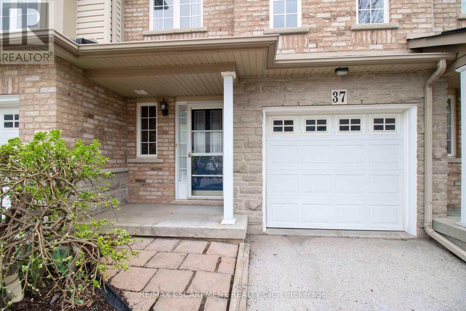 Single Family House for Sale in    SOUTHSIDE PLACE Hamilton (Mountview) 