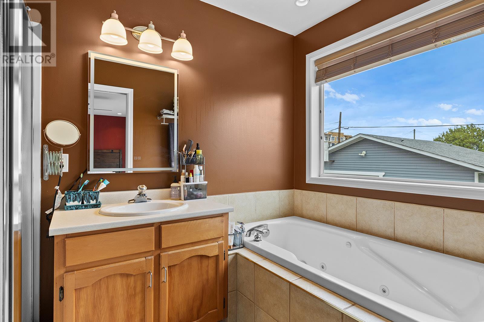  270 Ponto Road, Kelowna