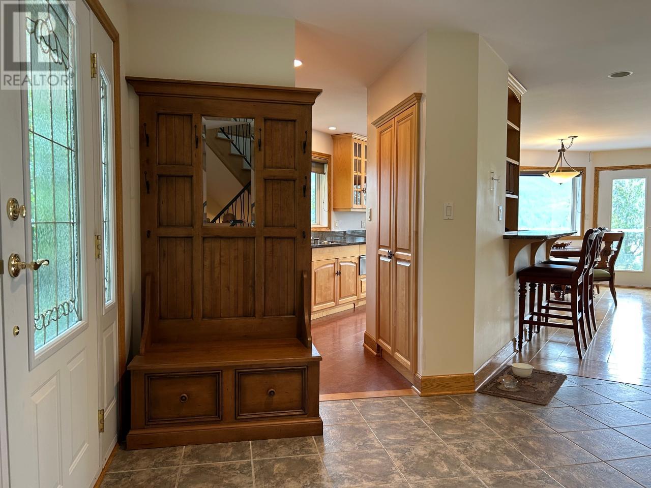 245 Rainbow Ridge Road, Procter