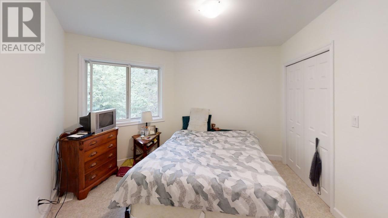 245 Rainbow Ridge Road, Procter