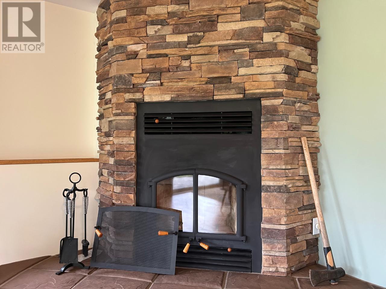 245 Rainbow Ridge Road, Procter