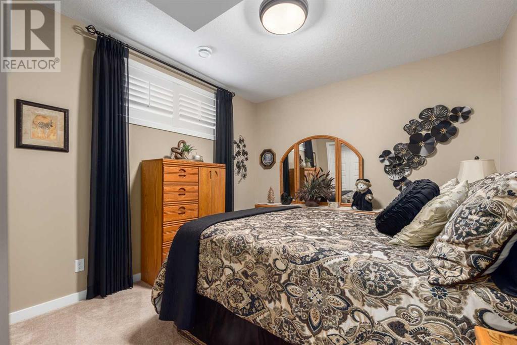 16 Emberside Green, Cochrane, Alberta