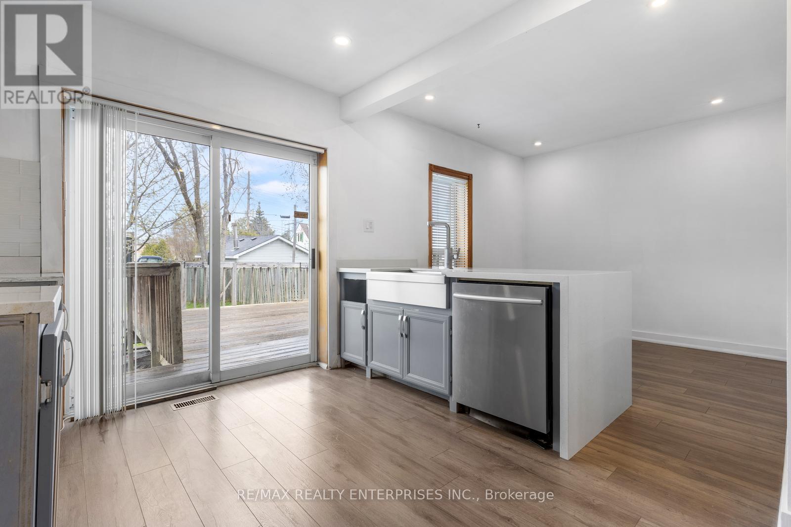 Photo 10 of 1099 Ogden Avenue, Mississauga ON