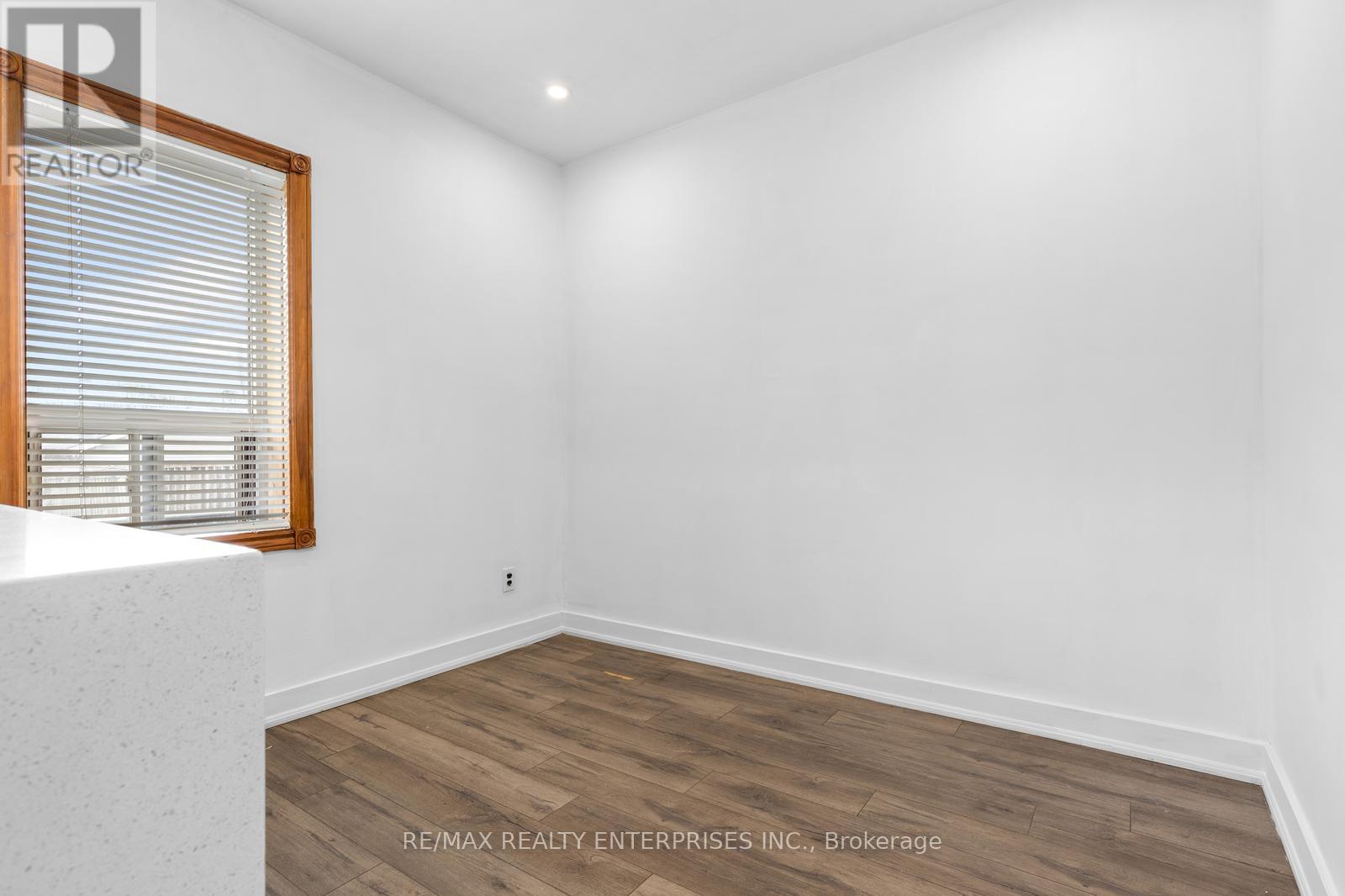 Photo 11 of 1099 Ogden Avenue, Mississauga ON