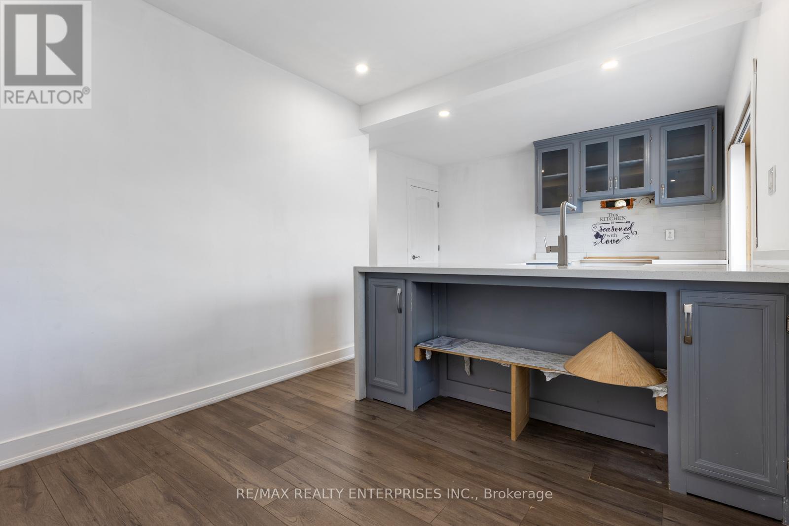 Photo 12 of 1099 Ogden Avenue, Mississauga ON