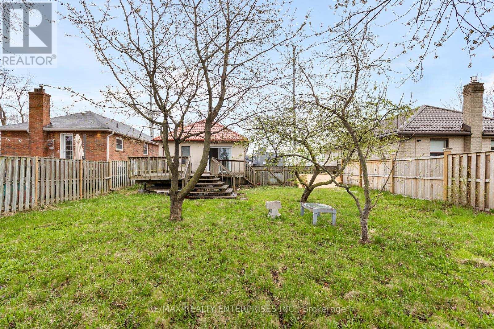 Photo 22 of 1099 Ogden Avenue, Mississauga ON