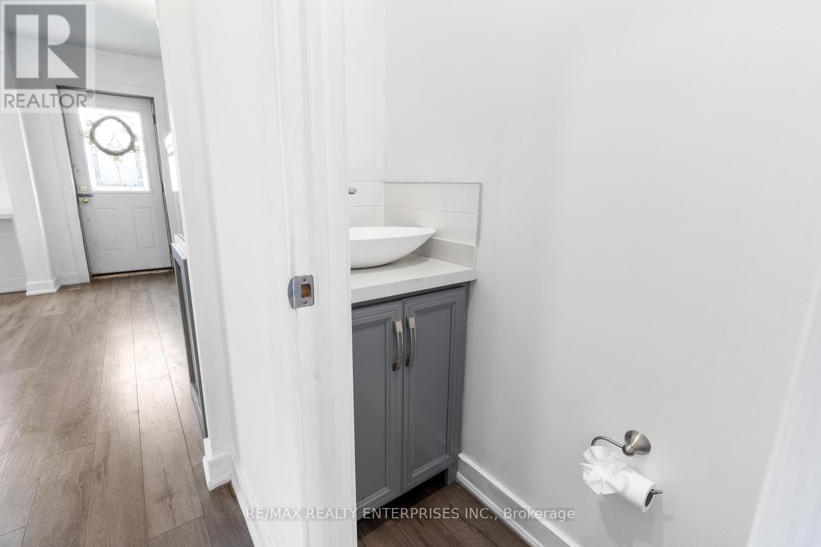 Photo 9 of 1099 Ogden Avenue, Mississauga ON