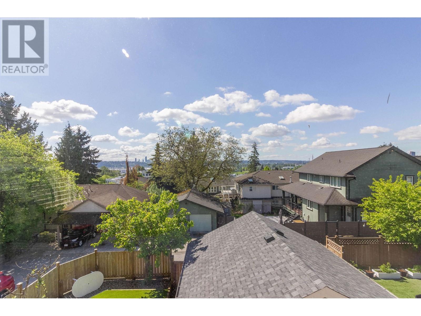 1004 QUADLING AVENUE, Coquitlam