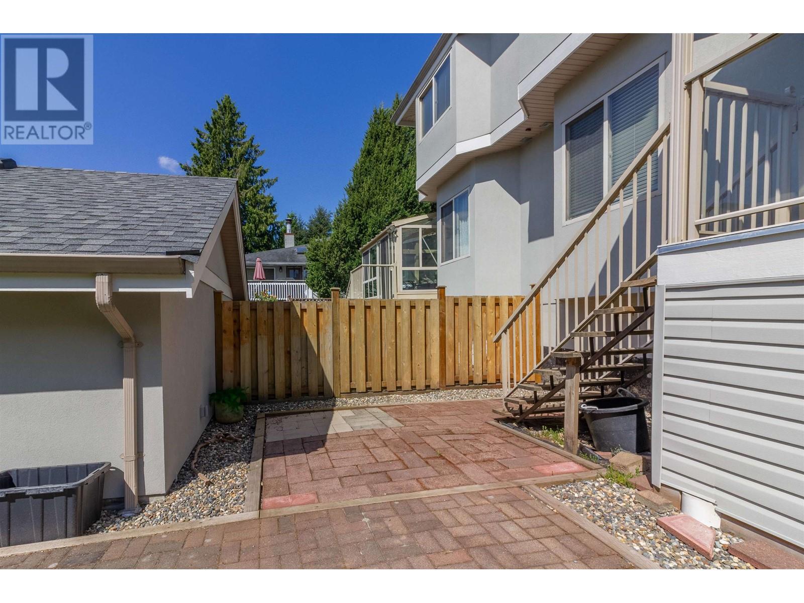 1004 QUADLING AVENUE, Coquitlam