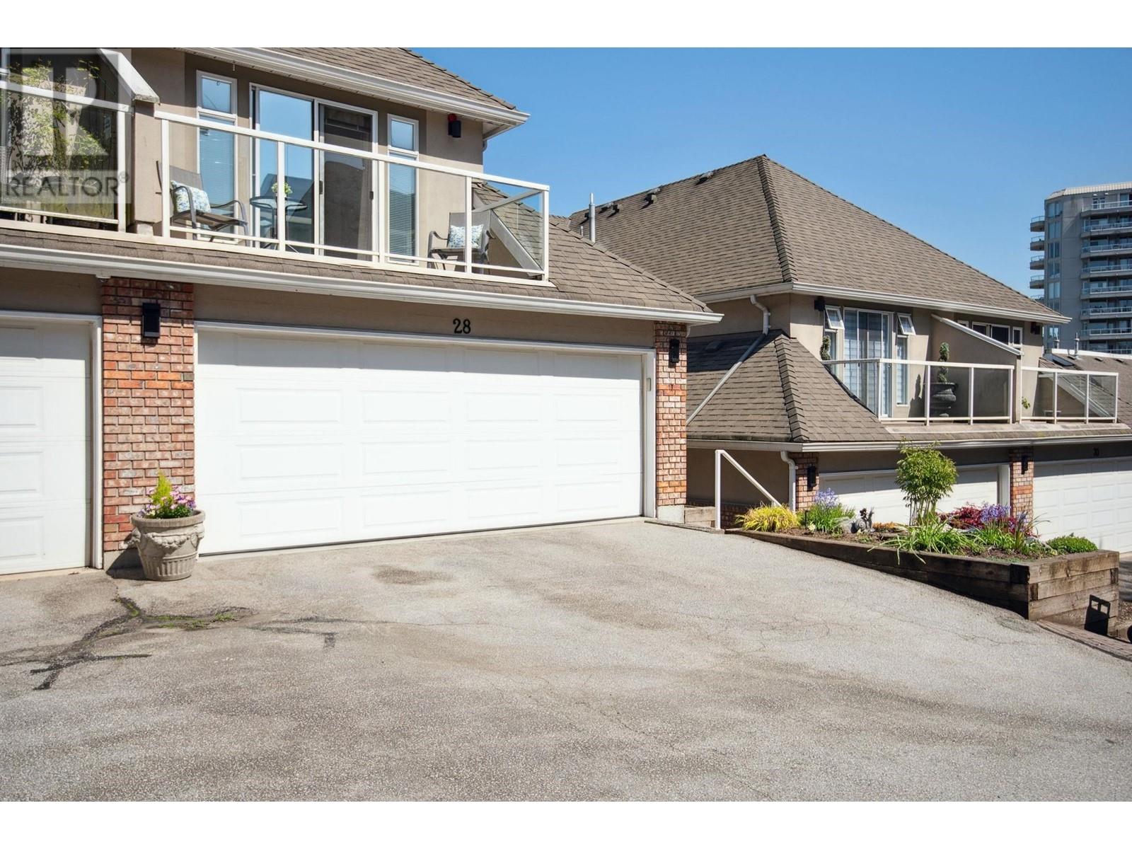 28 72 JAMIESON COURT, New Westminster