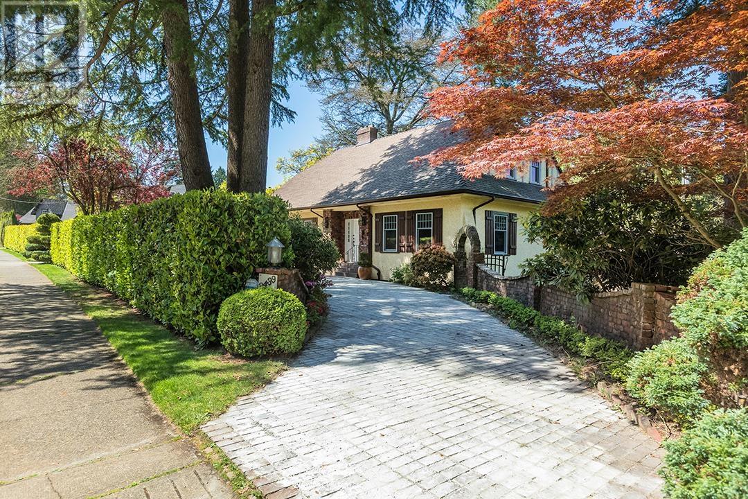 Photo 4 of 3439 Cedar Crescent, Vancouver BC