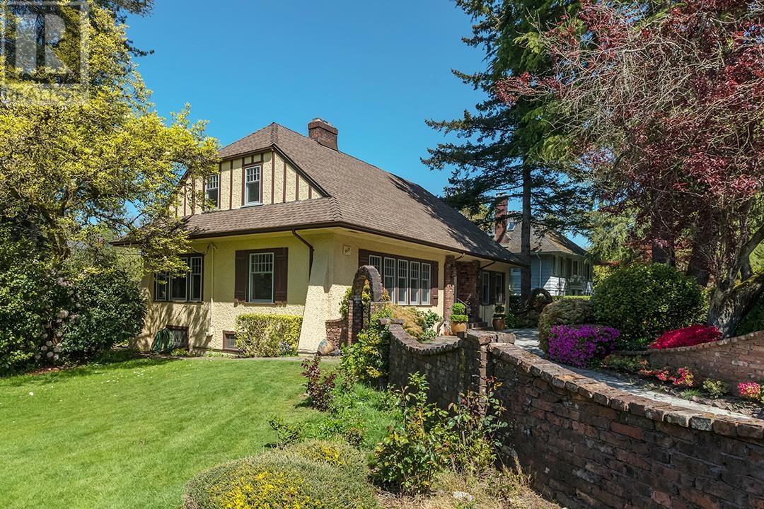 Photo 7 of 3439 Cedar Crescent, Vancouver BC