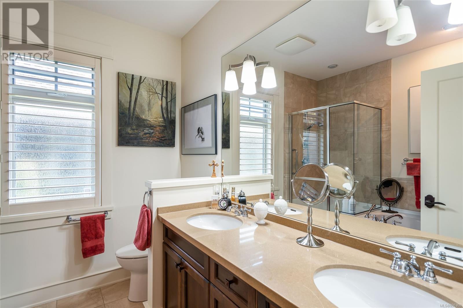Photo 20 of 532 Eaglewood Crt, Qualicum Beach BC