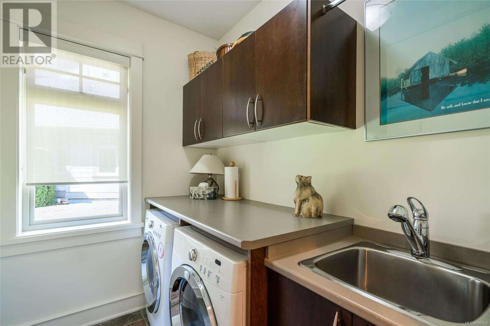 Photo 26 of 532 Eaglewood Crt, Qualicum Beach BC