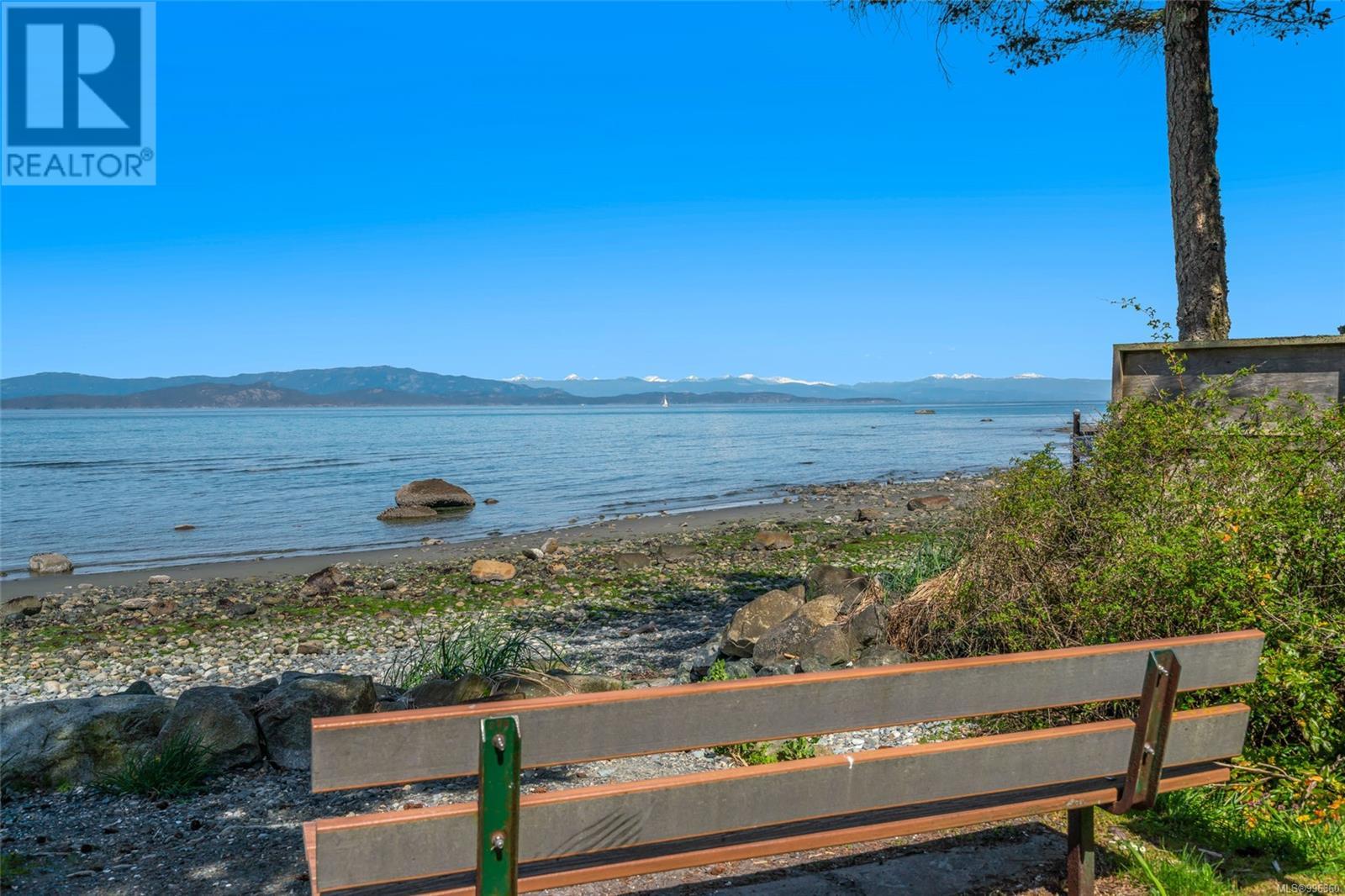 Photo 39 of 532 Eaglewood Crt, Qualicum Beach BC
