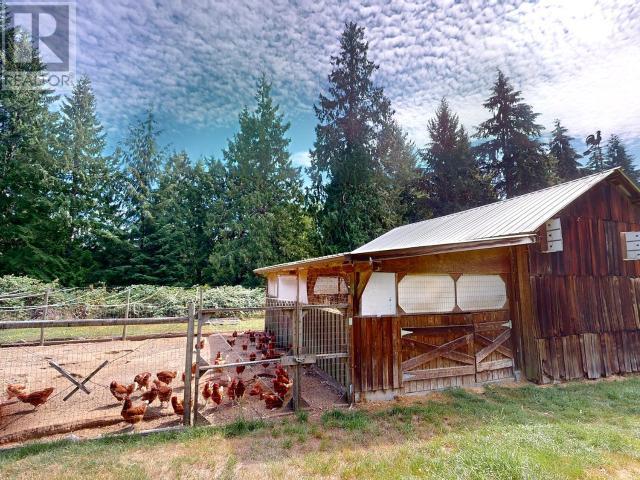 12328 HIGHWAY 101, Powell River