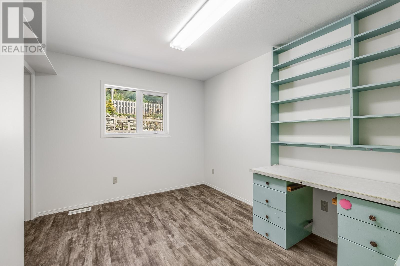 Photo 7 of 457 Poplar Point Drive, Kelowna BC