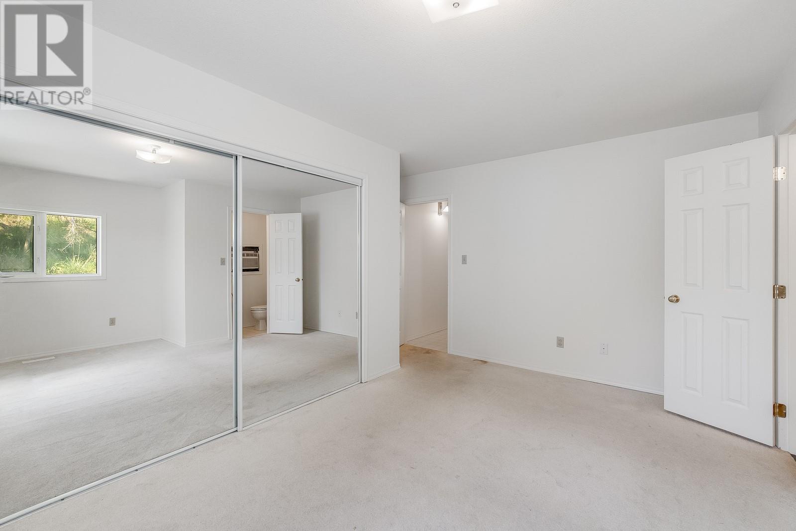 Photo 9 of 457 Poplar Point Drive, Kelowna BC