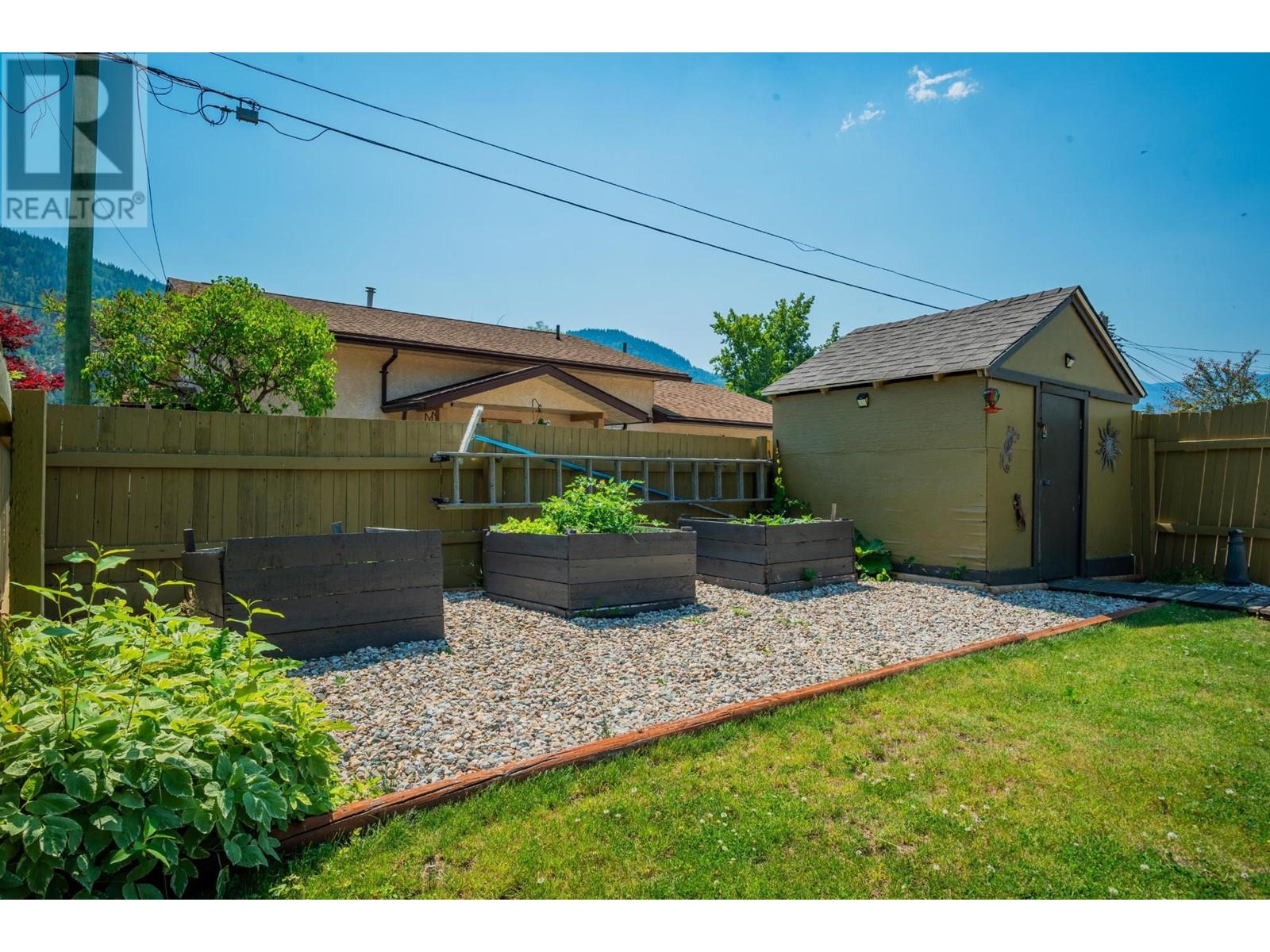 2194 SIXTH Avenue, Trail