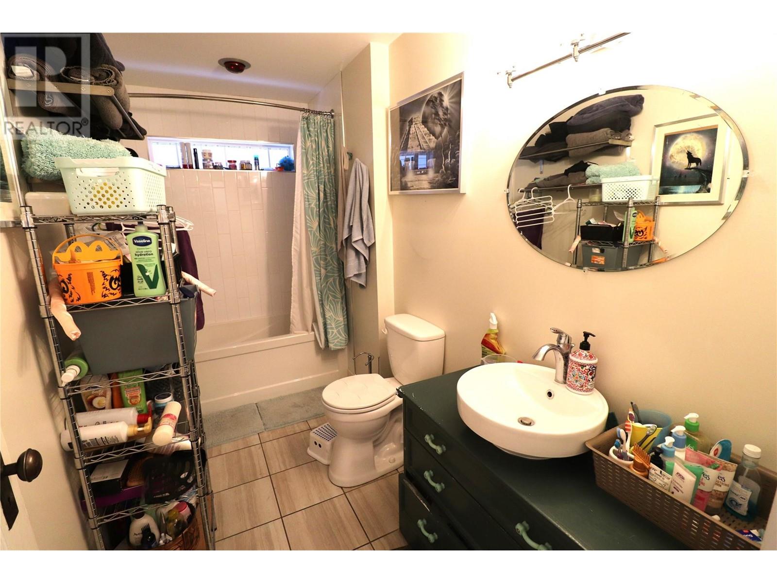 312 8TH Avenue, Castlegar