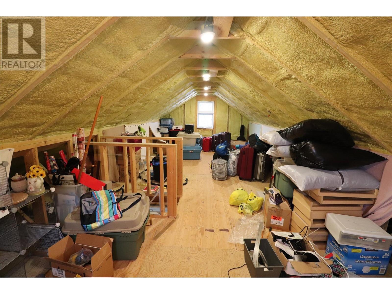 312 8TH Avenue, Castlegar