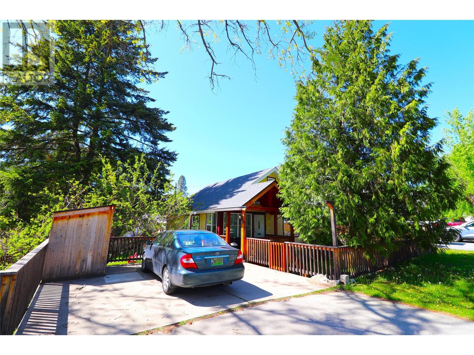 312 8TH Avenue, Castlegar