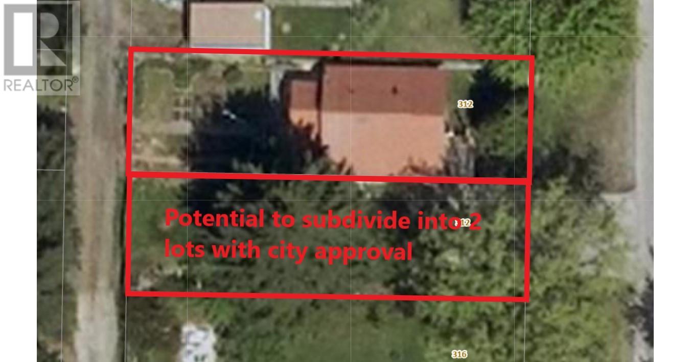 312 8TH Avenue, Castlegar