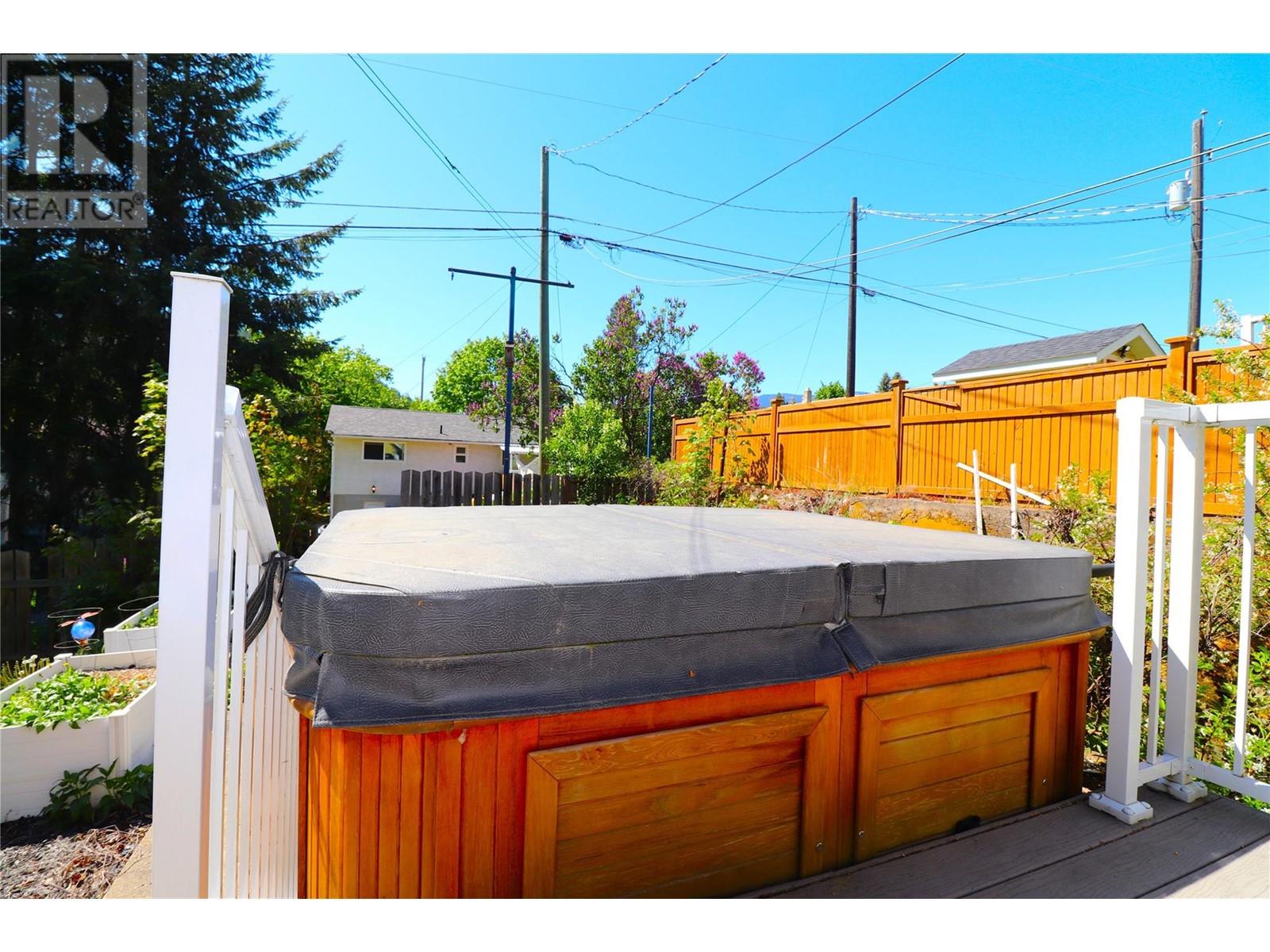 312 8TH Avenue, Castlegar