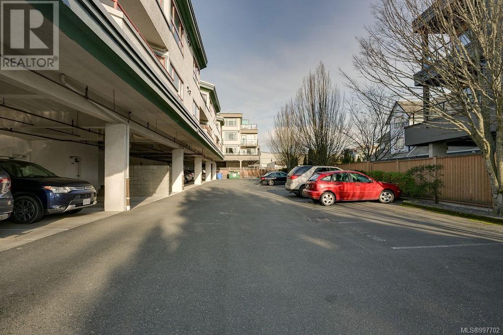 205 9711 Fifth Street, Sidney
