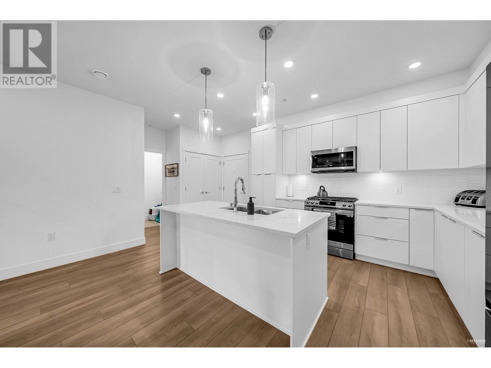 414 22633 SELKIRK AVENUE, Maple Ridge