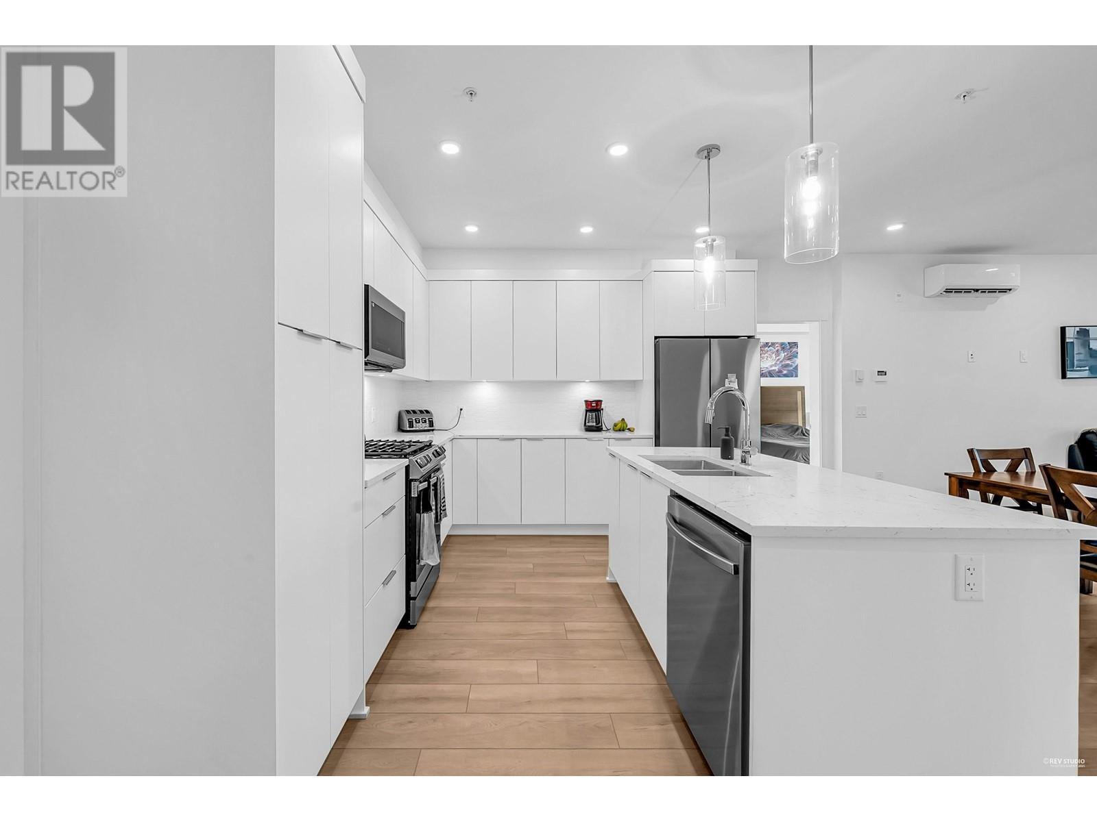 414 22633 SELKIRK AVENUE, Maple Ridge