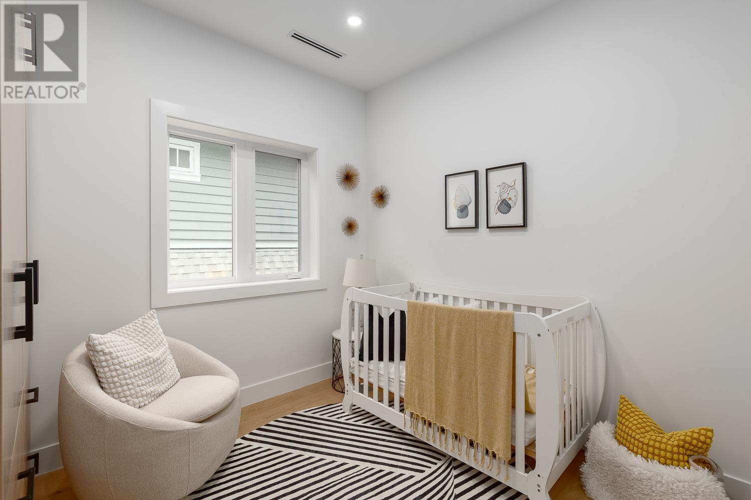 Photo 10 of 1 1166 E 11 Th Avenue, Vancouver BC