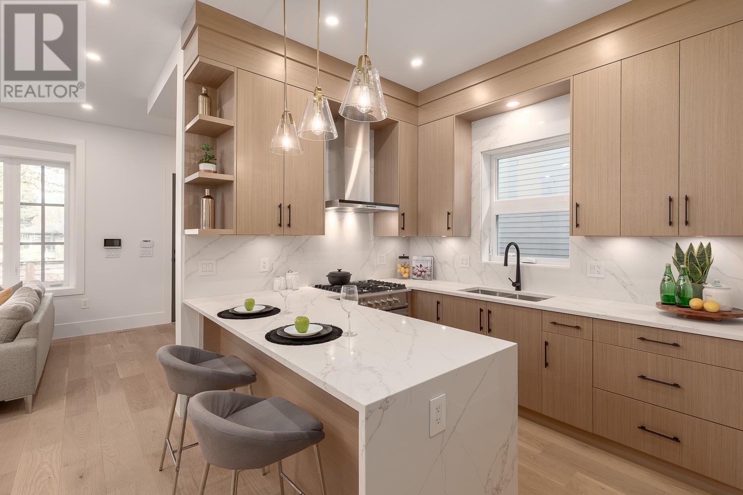 Photo 8 of 1 1166 E 11 Th Avenue, Vancouver BC