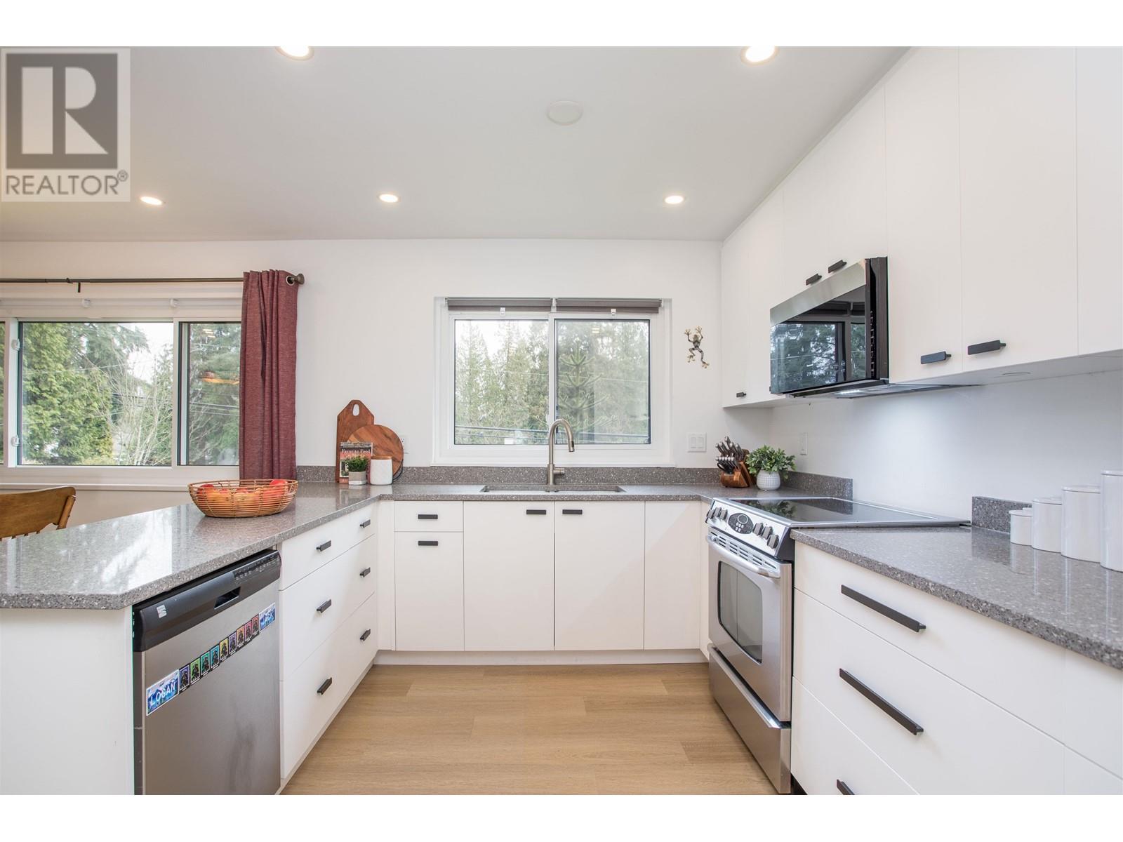 1671 MOUNTAIN HIGHWAY, North Vancouver real estate listing R2998464
