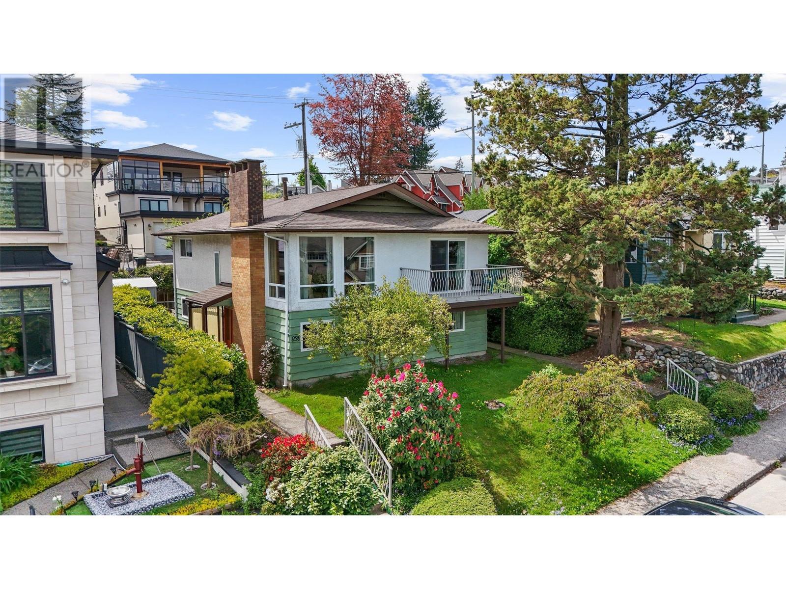 838 BURNABY STREET, New Westminster