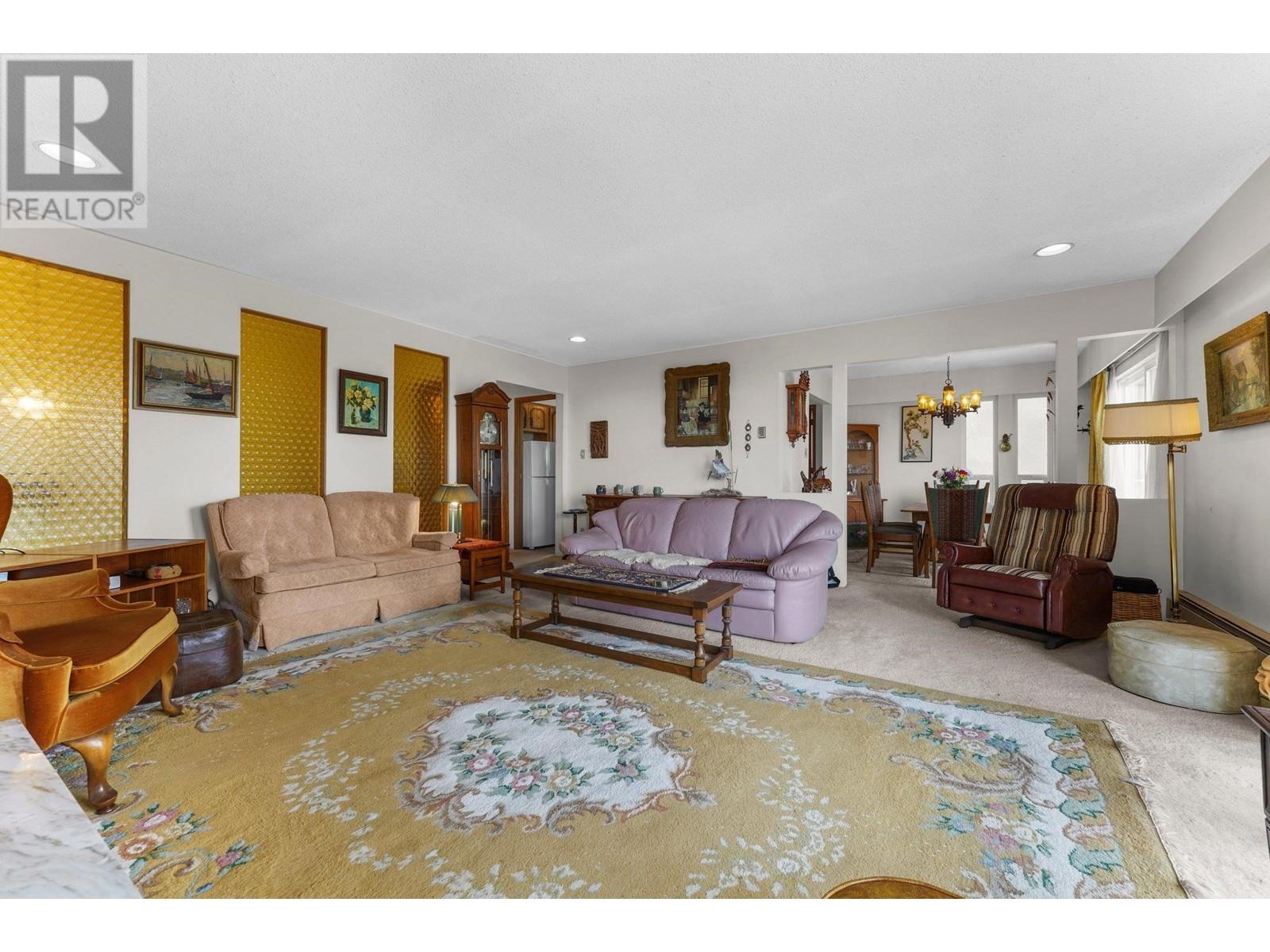838 BURNABY STREET, New Westminster
