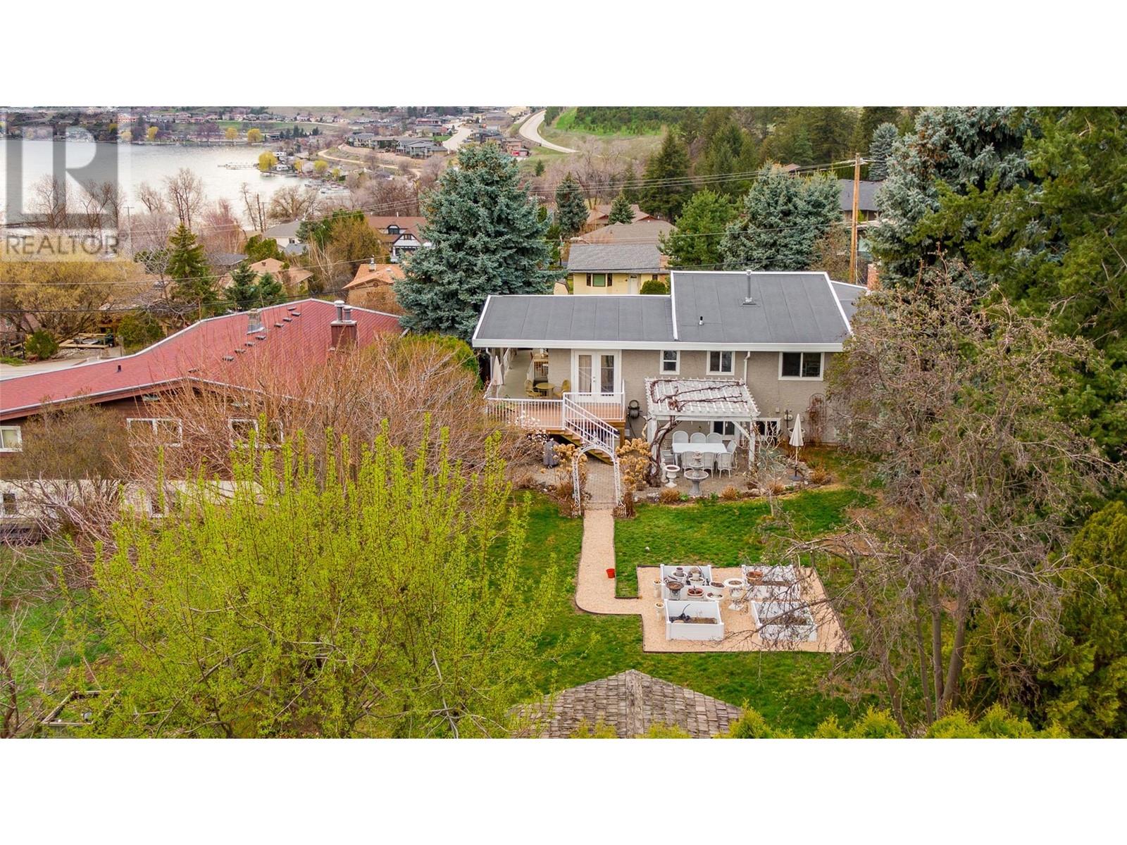 9001 Husband Road, Coldstream
