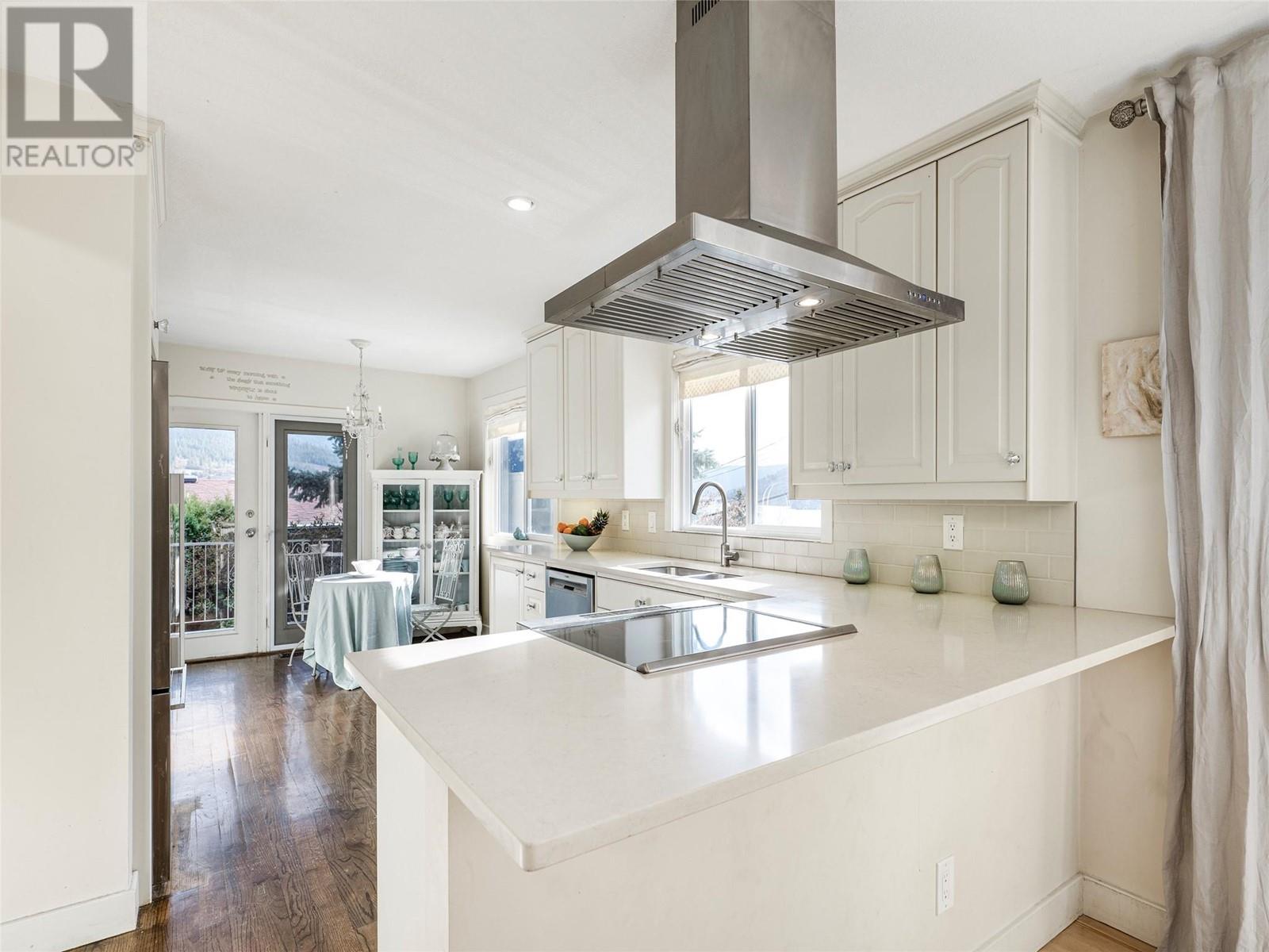 9001 Husband Road, Coldstream